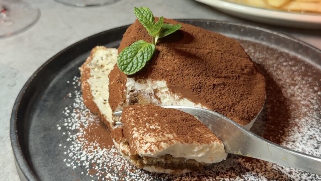 ディナーのあとにぴったりなSOAKの自家製ティラミス