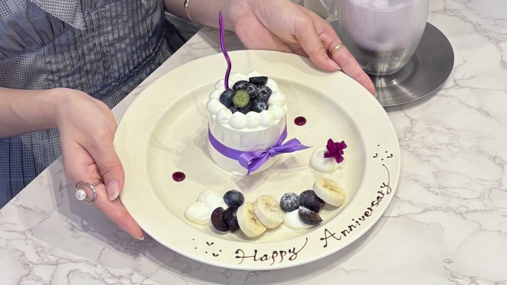 Cafe Polaris森下のデザートプレートでバースデーお祝い