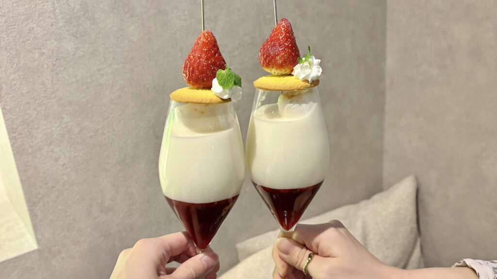 シーシャカフェmusch 渋谷道玄坂上店の「自家製生いちごミルク」。1日20杯限定