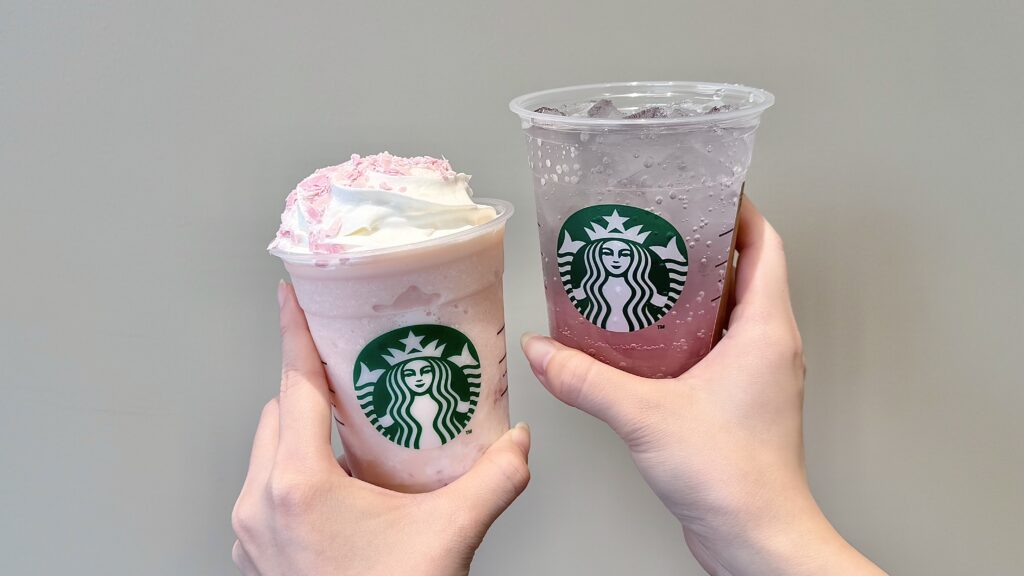 スタバ新作「桜 咲くよ 白桃 フラペチーノ」ピンクのグラデーションとさくらフレーバーシェイブ