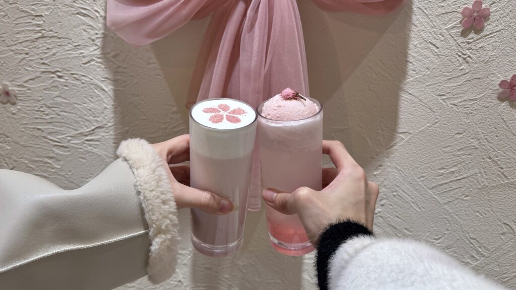 Solewカフェの桜ラテと桜ソーダが可愛い