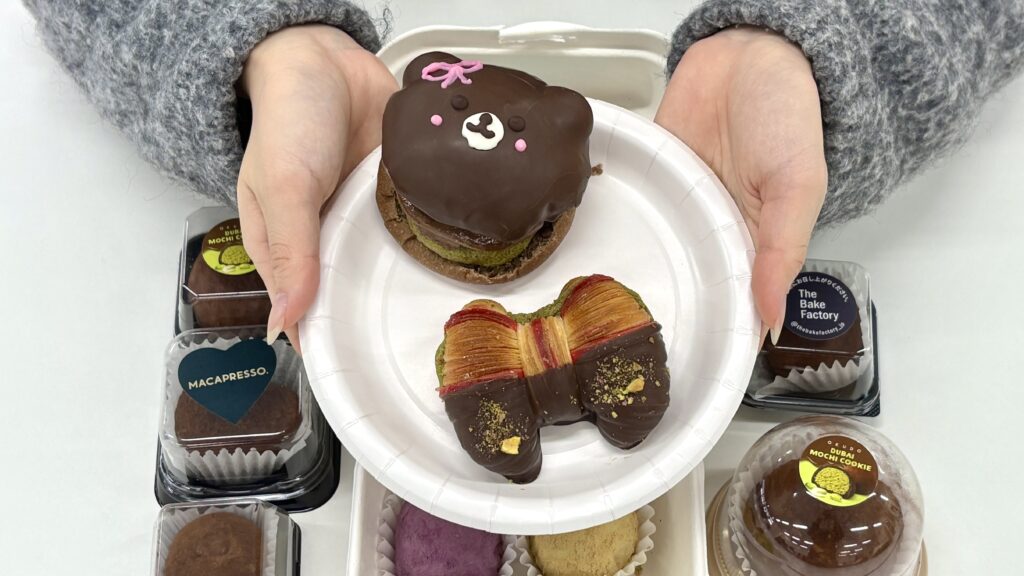 PANNARA（パンナラ）新大久保店のドバイもちクッキーとリボンクロワッサン