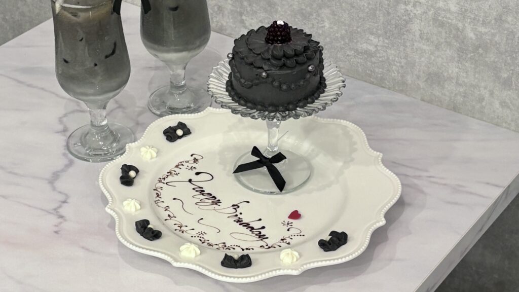 ショートケーキカンパニー新宿のおひとり様用ホールケーキでバースデーお祝い