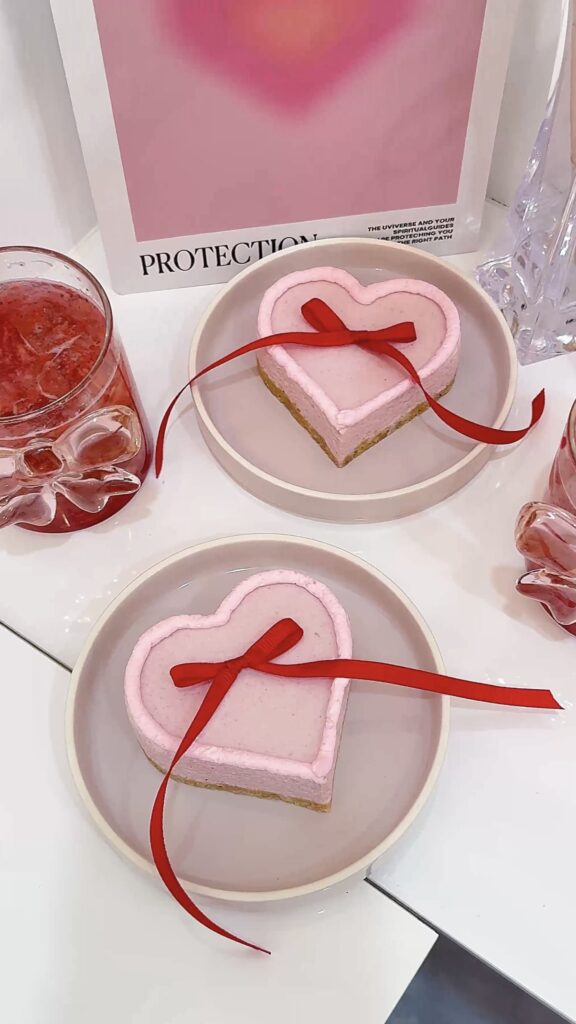 Cafe Ksyn’nの通常メニューリボンが選べるハートのケーキ