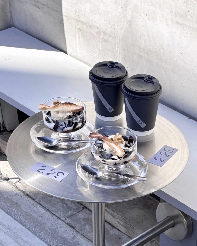 229のメタリックでおしゃれなメニュー