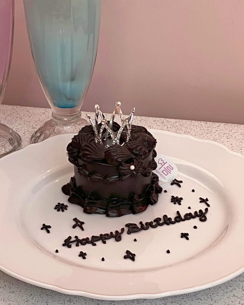 cafe yolumのカスタムできるバースデープレート