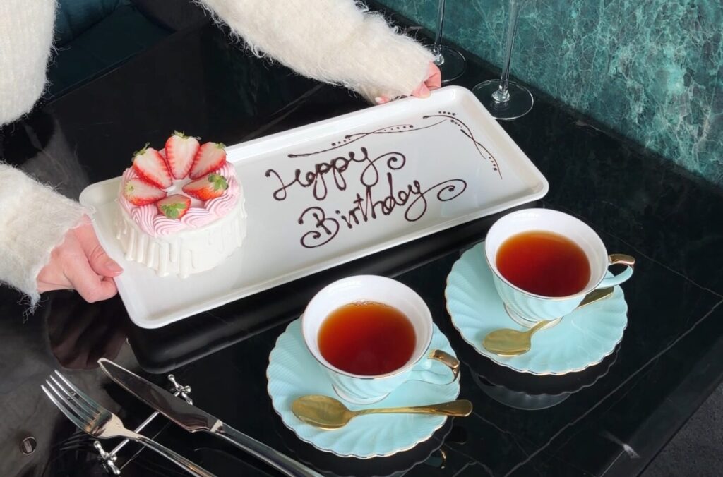 LAPIS BLEU TOKYOのバースデープレート