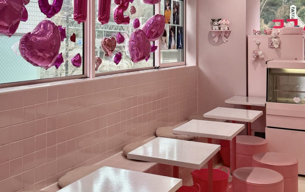 cafe yolumのペットOKなピンクな店内