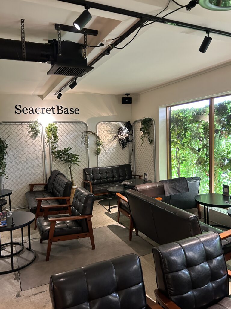 Seacret Base（シークレットベース）のおしゃれな店内