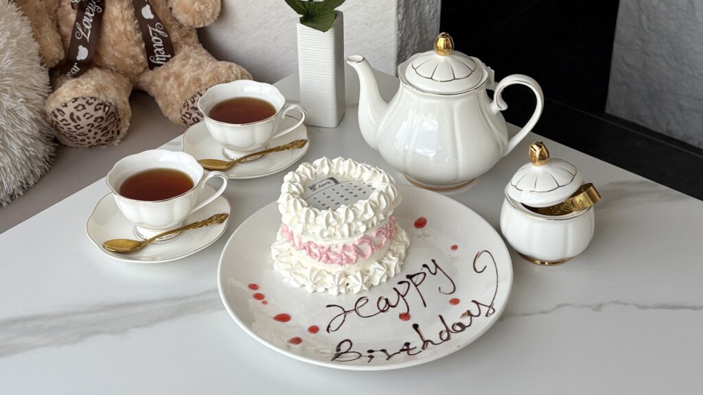 池袋の真っ白カフェ星空サンシャインのバーンアウェイケーキ