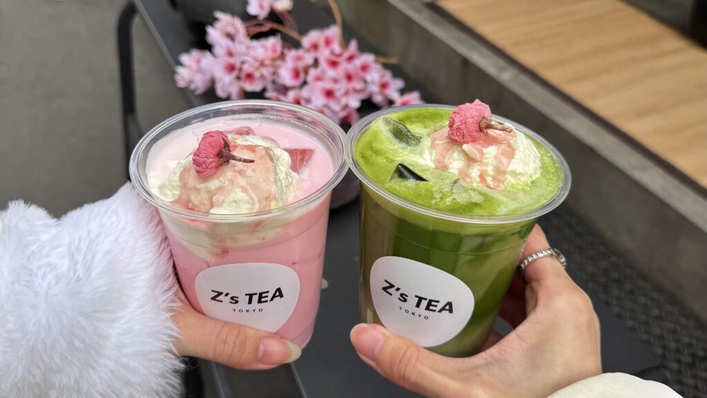 新宿御苑のモダン抹茶カフェの桜×いちごの限定ドリンク