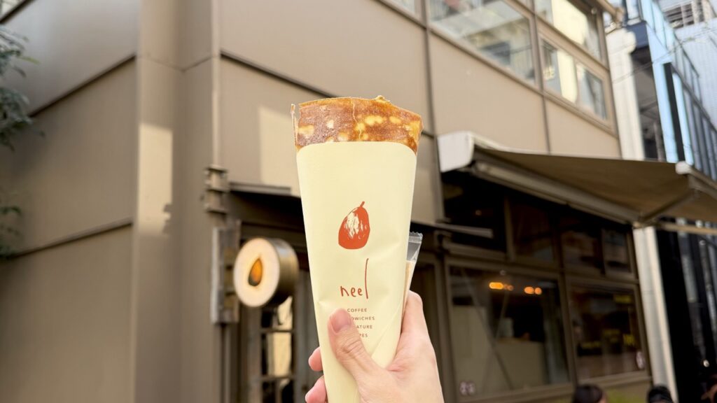北参道の一軒家カフェneelの大判パリパリシュガーバタークレープ