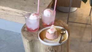 高円寺の淡色カフェNEYOの春限定桜メニュー 桜プリンと桜ソーダ