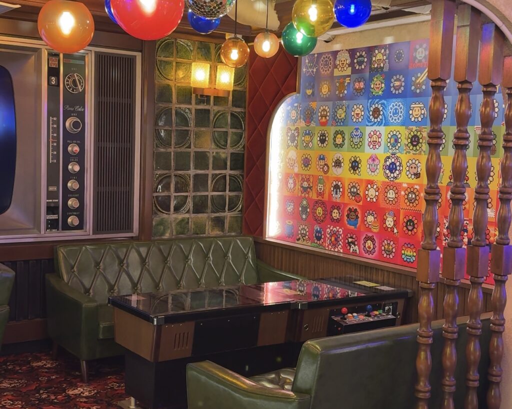 純喫茶ジンガロのレトロな店内