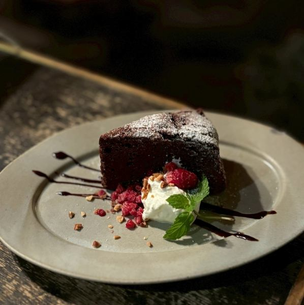 アナログ新宿のガトーショコラが美味しい　https://analog-shinjuku.owst.jp/