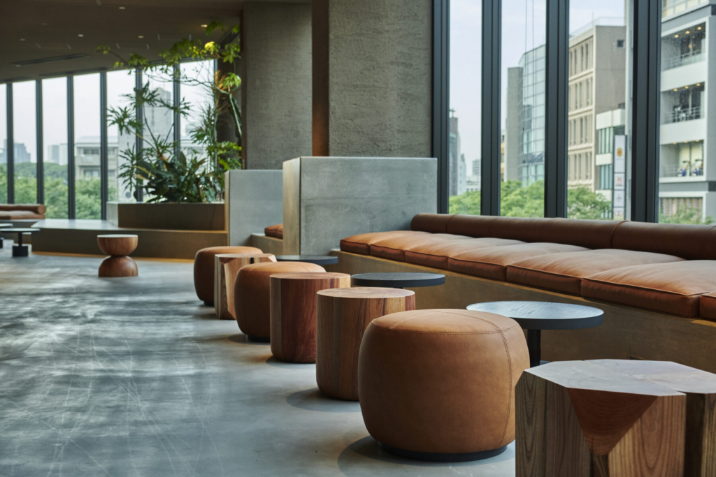 VALLEY PARK STAND（ヴァリーパークスタンド）の広々した店内