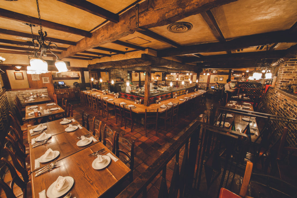 カフェラボエムのおしゃれな店内