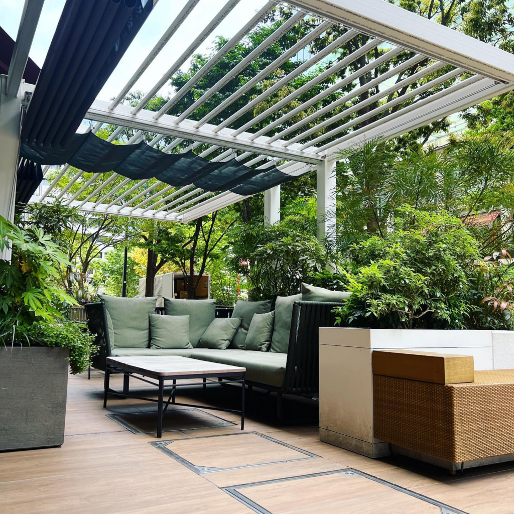 IPPUKU &MATCHAのテラスの店内